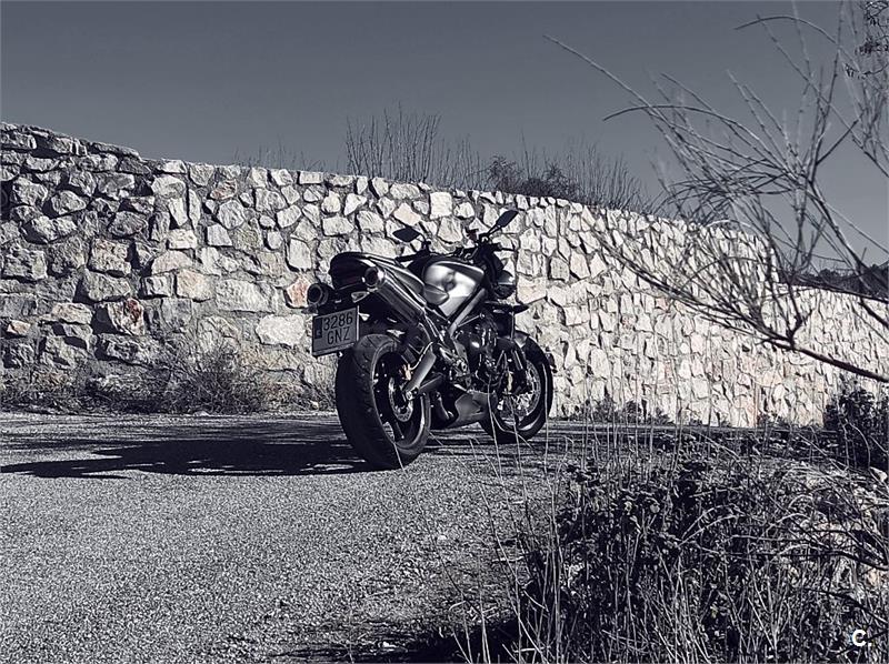 TRIUMPH STREET TRIPLE R