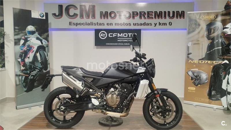HUSQVARNA Svartpilen 801