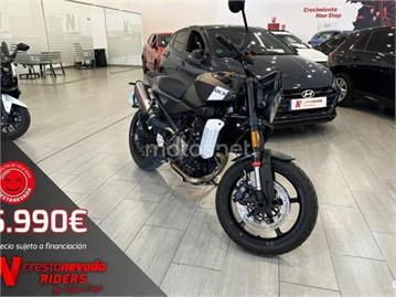 HUSQVARNA Svartpilen 801