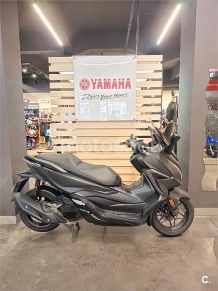 scooter-125cc-honda-forza-125-2022-3-950-en-bizkaia-motos