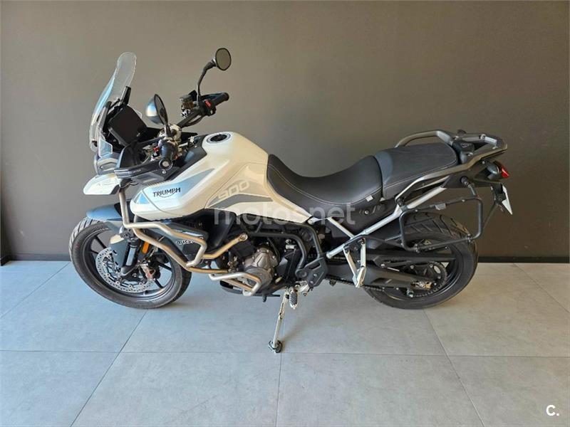 TRIUMPH TIGER 900