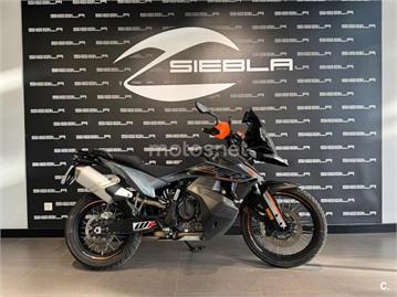 KTM 890