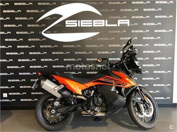KTM 890