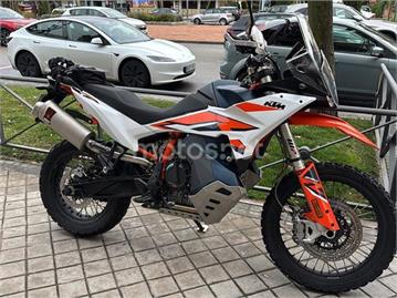 KTM 890