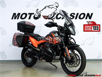 KTM 890