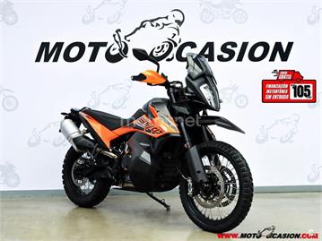 KTM 890