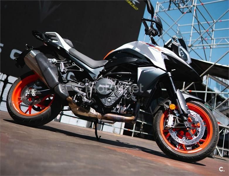 BENELLI TRK 902 Stradale Versión 2026