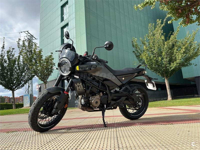 HUSQVARNA Svartpilen 125 Versión 2024