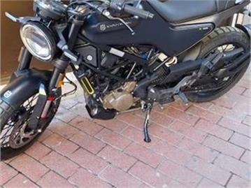 HUSQVARNA Svartpilen 125 Versión 2024