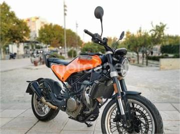 HUSQVARNA SVARTPILEN 401 Versión 2017 - 2023