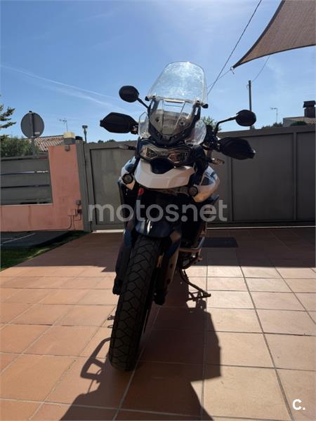 TRIUMPH TIGER 900