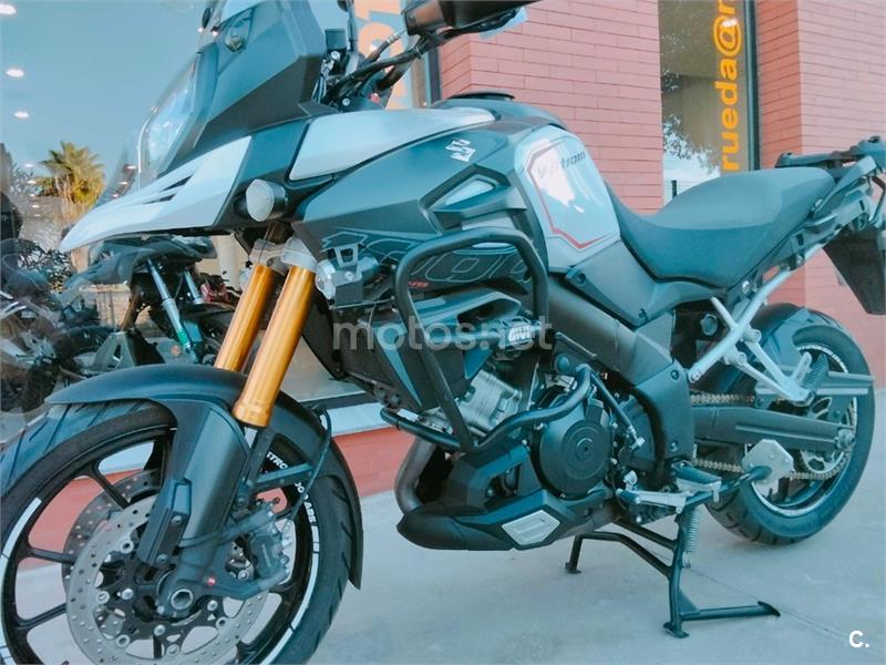 Suzuki V Strom