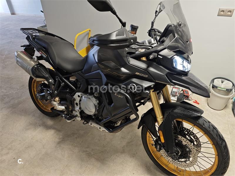 Voge 900 DSX