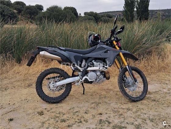 SUZUKI DR-Z4S Versión 2026