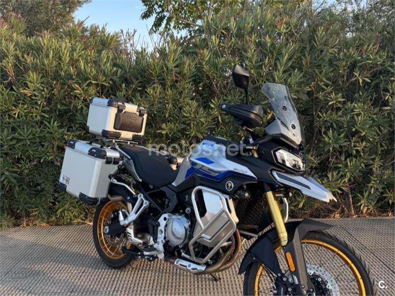 Voge 900 DSX