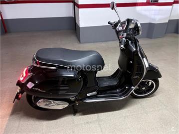 Vespa GTS 300 IE Super 2022