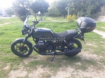 Moto Guzzi V7 2021
