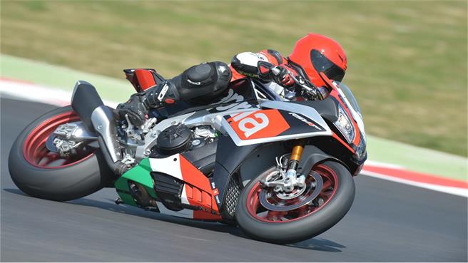 Aprilia RSV4 RR y RF