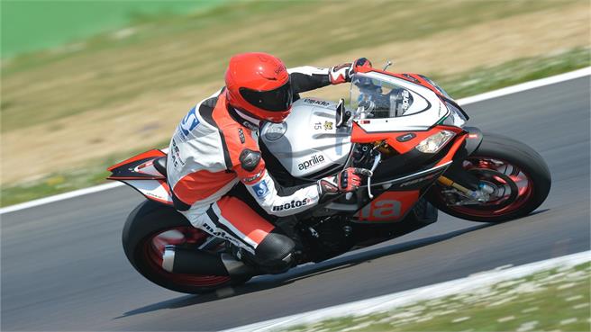 Aprilia RSV4 RR y RF