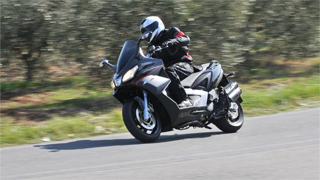 Presentación Aprilia SRV850