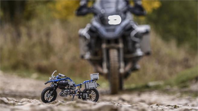 LEGO Technic BMW R 1200 GS Adventure