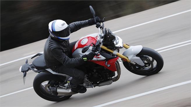 Las mejores pruebas y comparativos de Motos naked para el A2