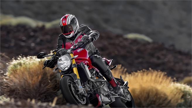 Ducati Monster 1200 S