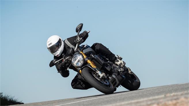 Ducati Monster 1200 S