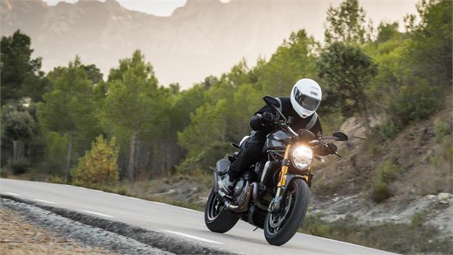 Ducati Monster 1200 S