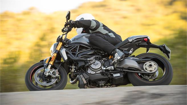 Ducati Monster 1200 S