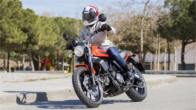 Ducati Scrambler Sixty2