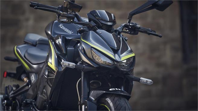Honda CB 1000R+ versus Z 1000 R Edition