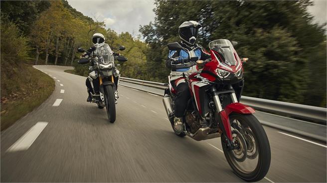 Enfrentamos la referencia del mercado trail de media cilindrada con una dura rival, la Tiger 900
