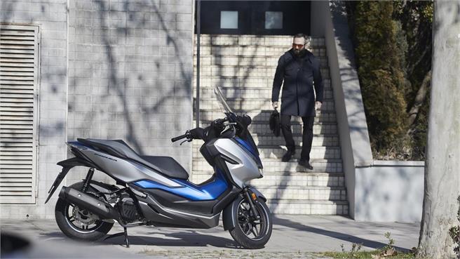 Honda Forza 125: Más lujoso y equipado