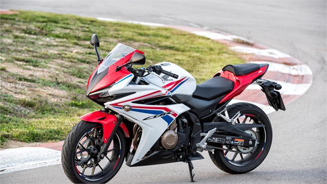 Honda CBR 500R versus Kawasaki Ninja 650