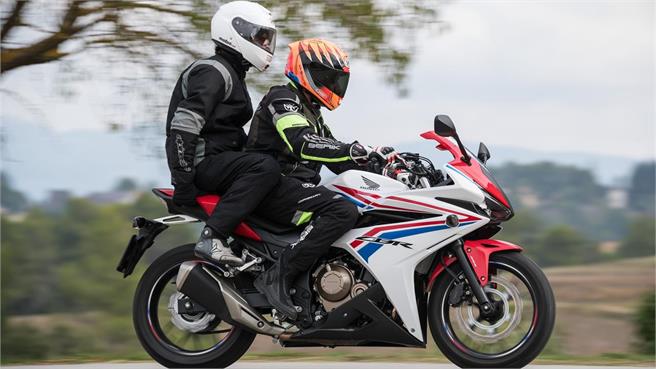 Honda CBR 500R versus Kawasaki Ninja 650