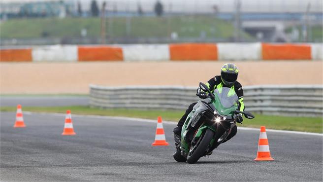 Kawasaki H2 SX