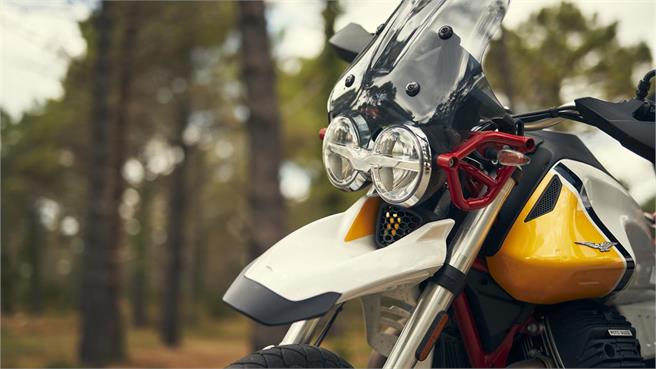 R nineT Urban G/S vs. Moto Guzzi V85 TT
