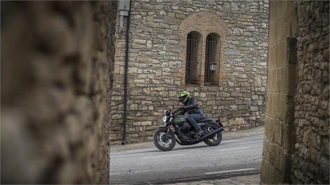 Moto Guzzi V7 III Stone