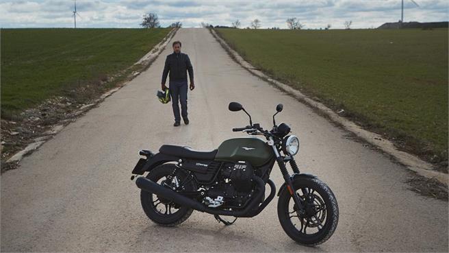 Moto Guzzi V7 III Stone