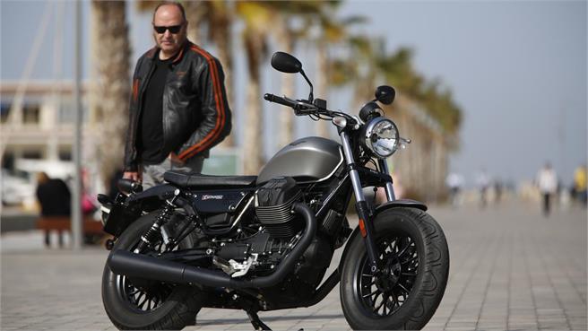 Presentación Moto Guzzi V9