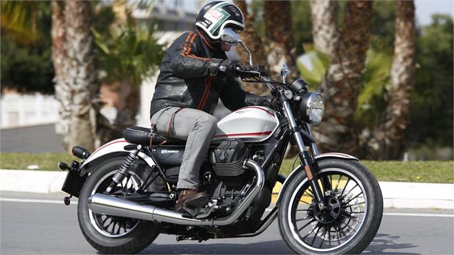 Presentación Moto Guzzi V9