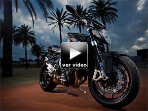 Opiniones de Vídeo: MV Agusta Brutale 675: Pequeña pero matona