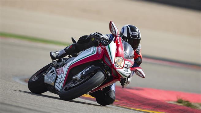 MV Agusta F3 800 RC: Colores de guerra