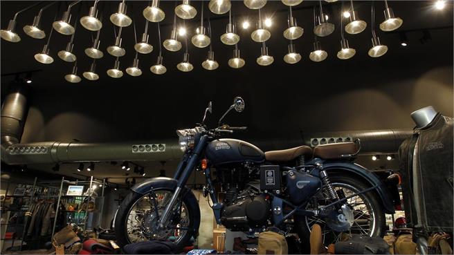 Royal Enfield pisando fuerte