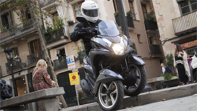 Piaggio Medley vs. Yamaha Tricity