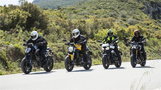 KTM 790 Duke, Ducati Monster 821, Triumph Street Triple R y Yamaha MT09 SP