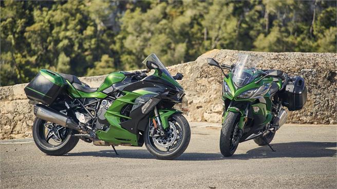 Kawasaki H2 SX SE vs Z1000 SX