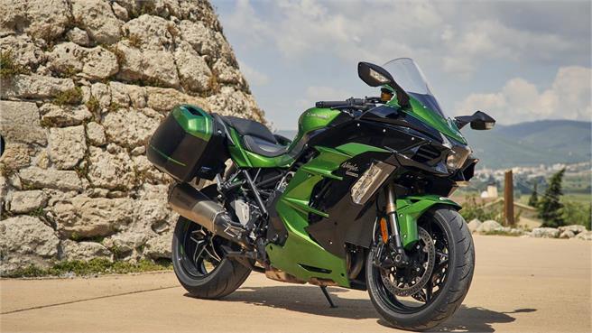 Kawasaki H2 SX SE vs Z1000 SX