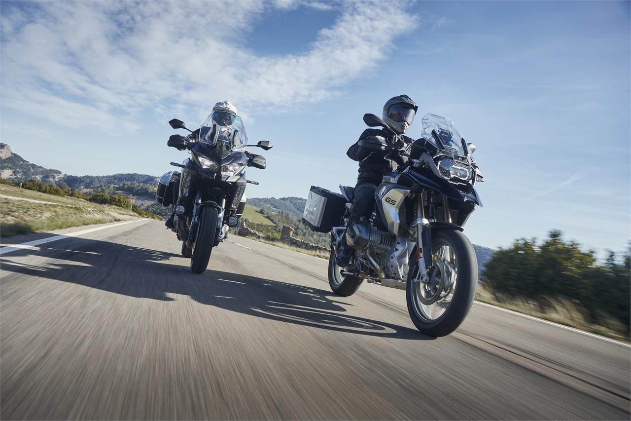 bmw gs 1250 vs kawasaki versys 1000